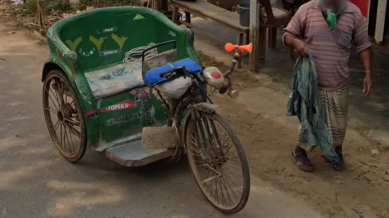 Chariotlike Rickshaws